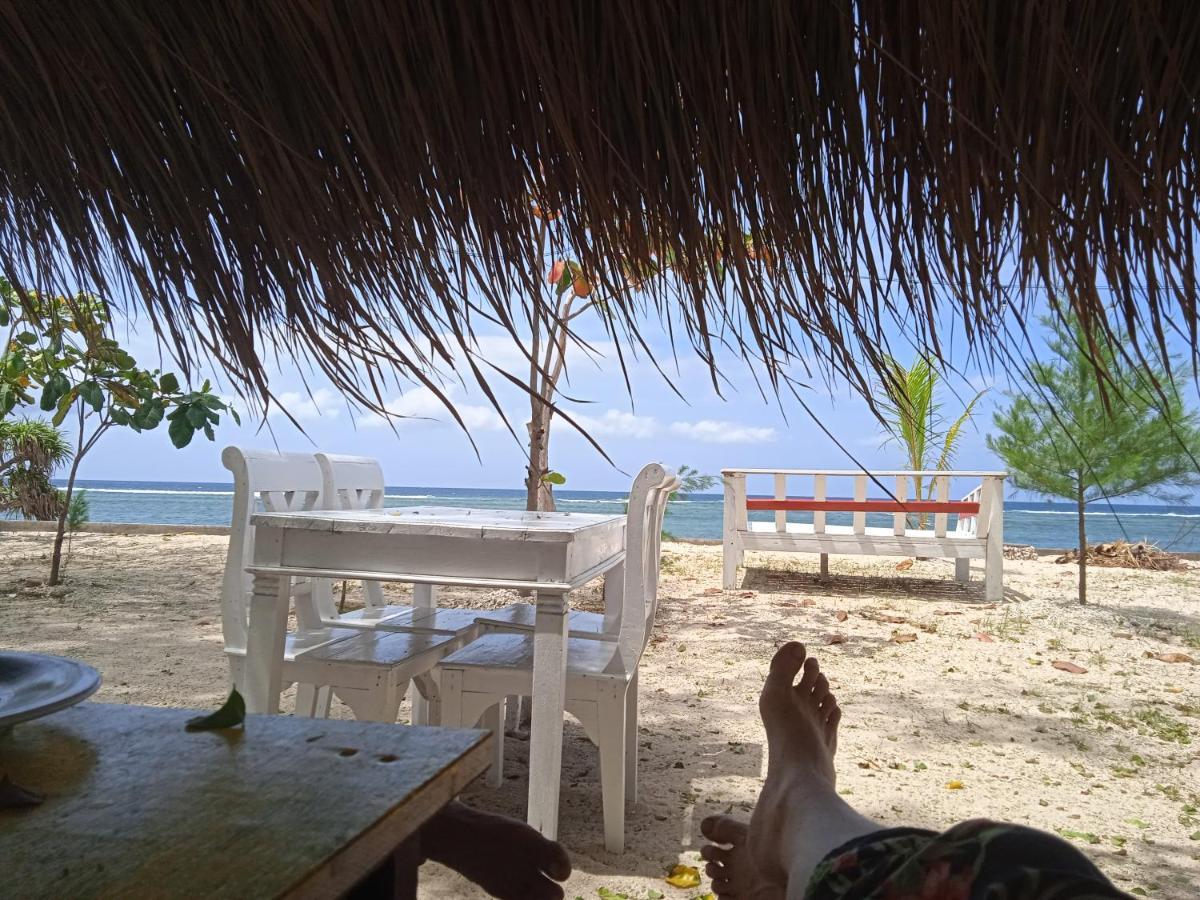 Bintang Tiga Bungalows กิลิไอร์ ภายนอก รูปภาพ
