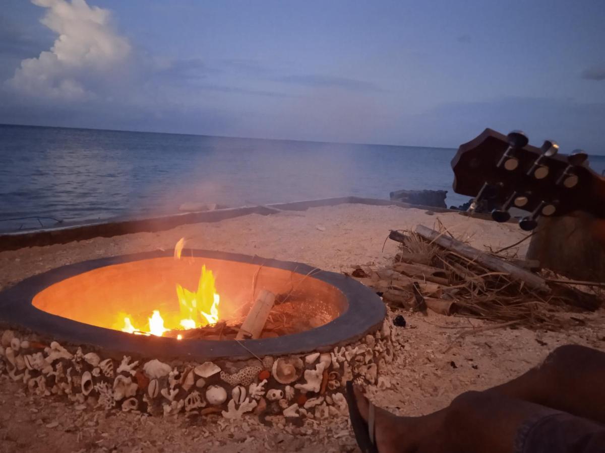 Bintang Tiga Bungalows กิลิไอร์ ภายนอก รูปภาพ