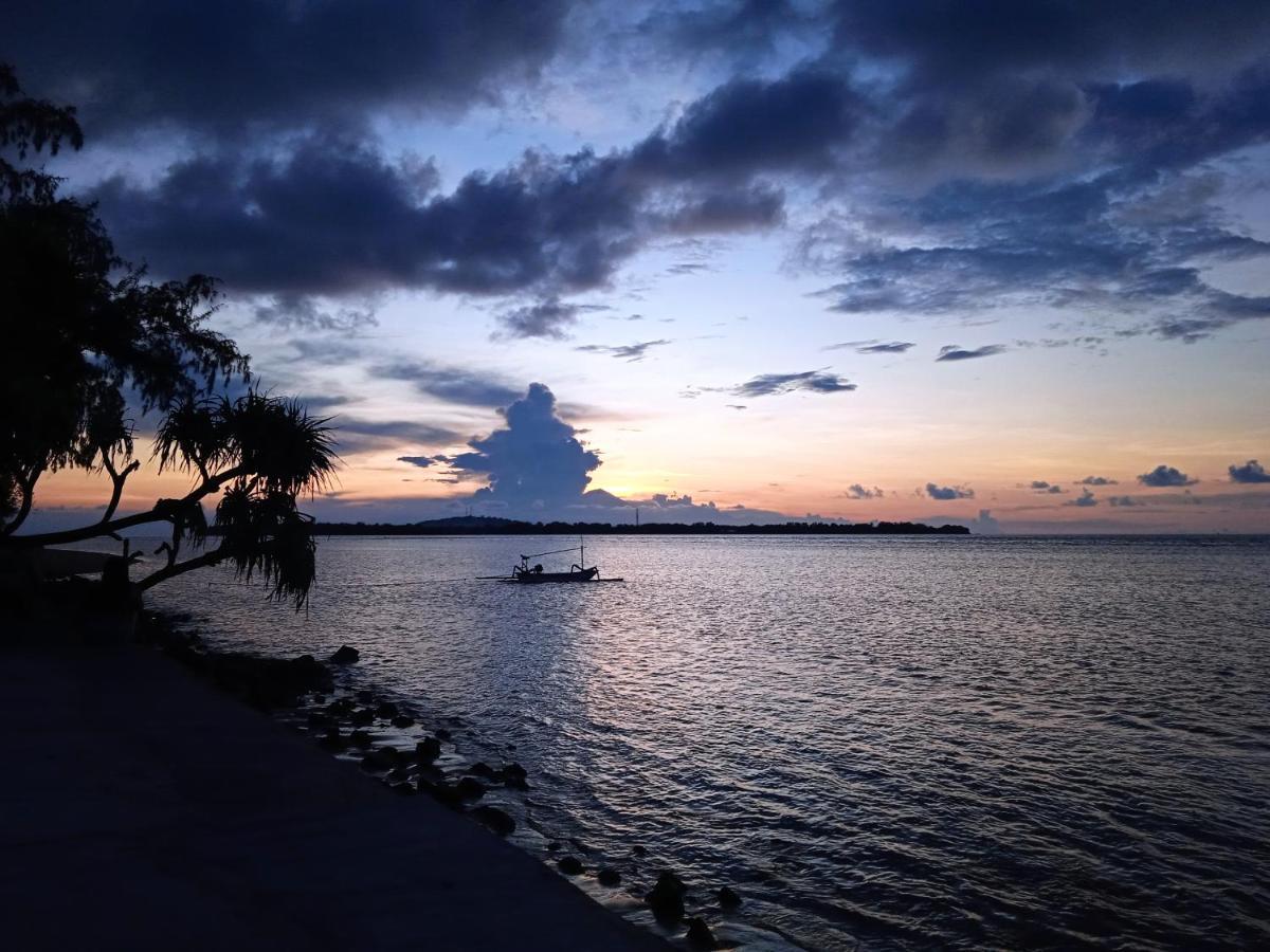 Bintang Tiga Bungalows กิลิไอร์ ภายนอก รูปภาพ