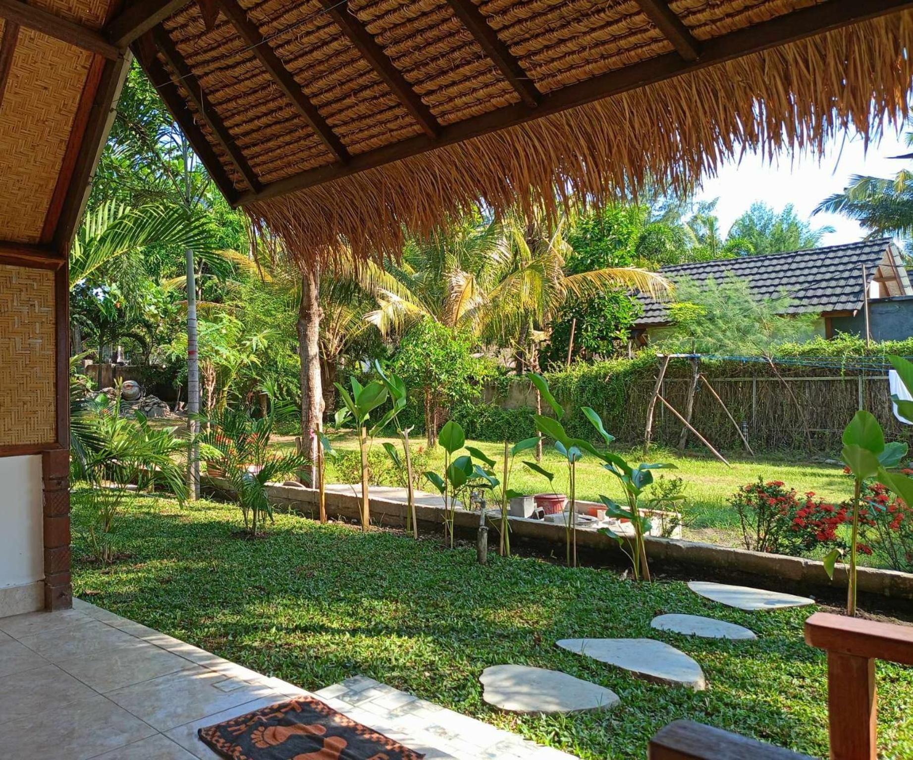 Bintang Tiga Bungalows กิลิไอร์ ภายนอก รูปภาพ