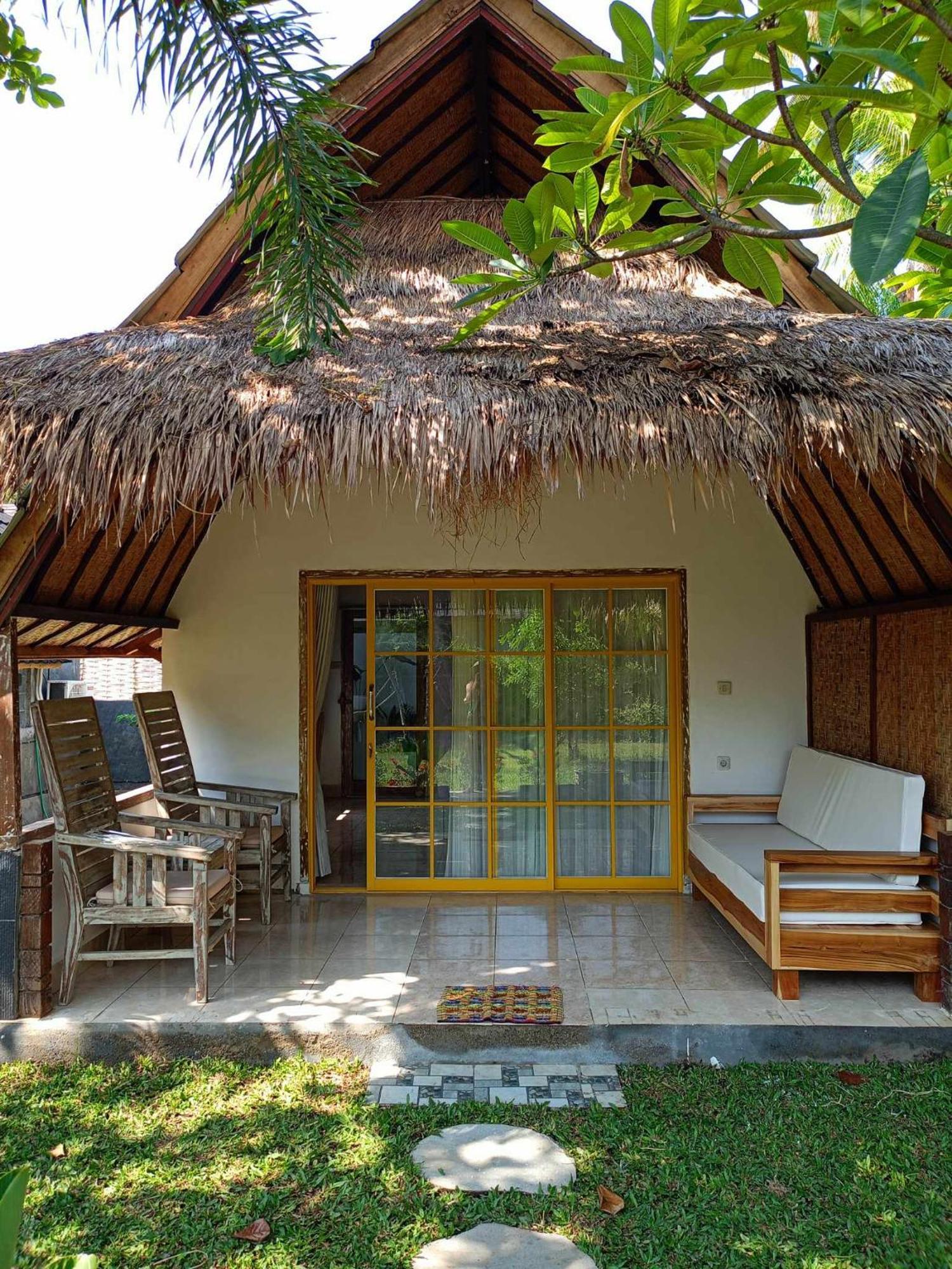 Bintang Tiga Bungalows กิลิไอร์ ภายนอก รูปภาพ