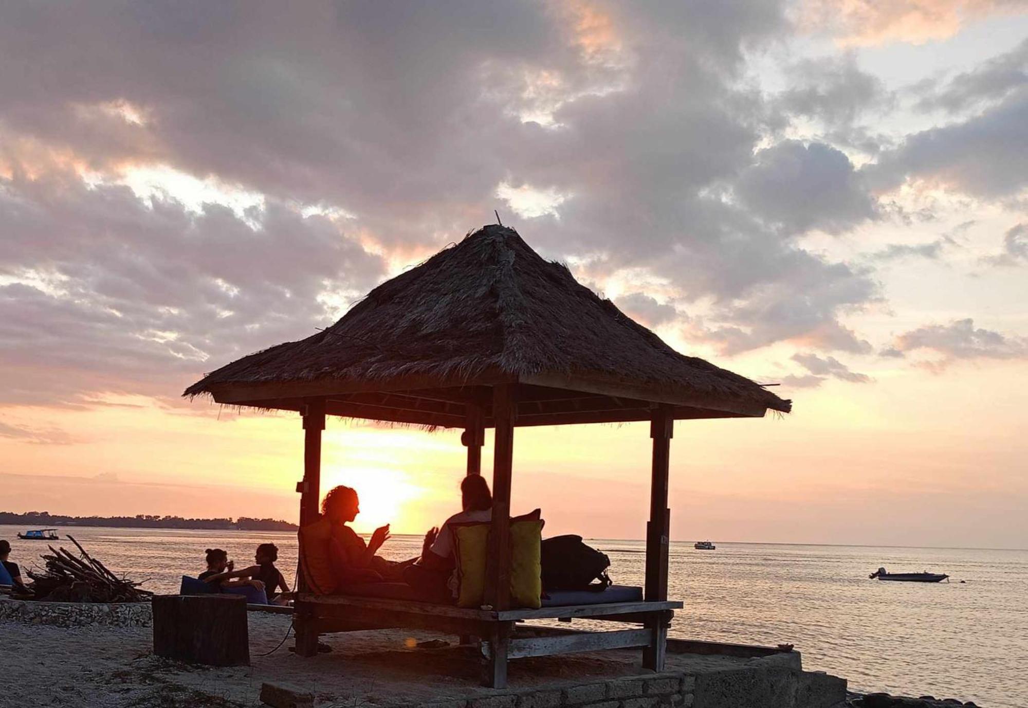 Bintang Tiga Bungalows กิลิไอร์ ภายนอก รูปภาพ