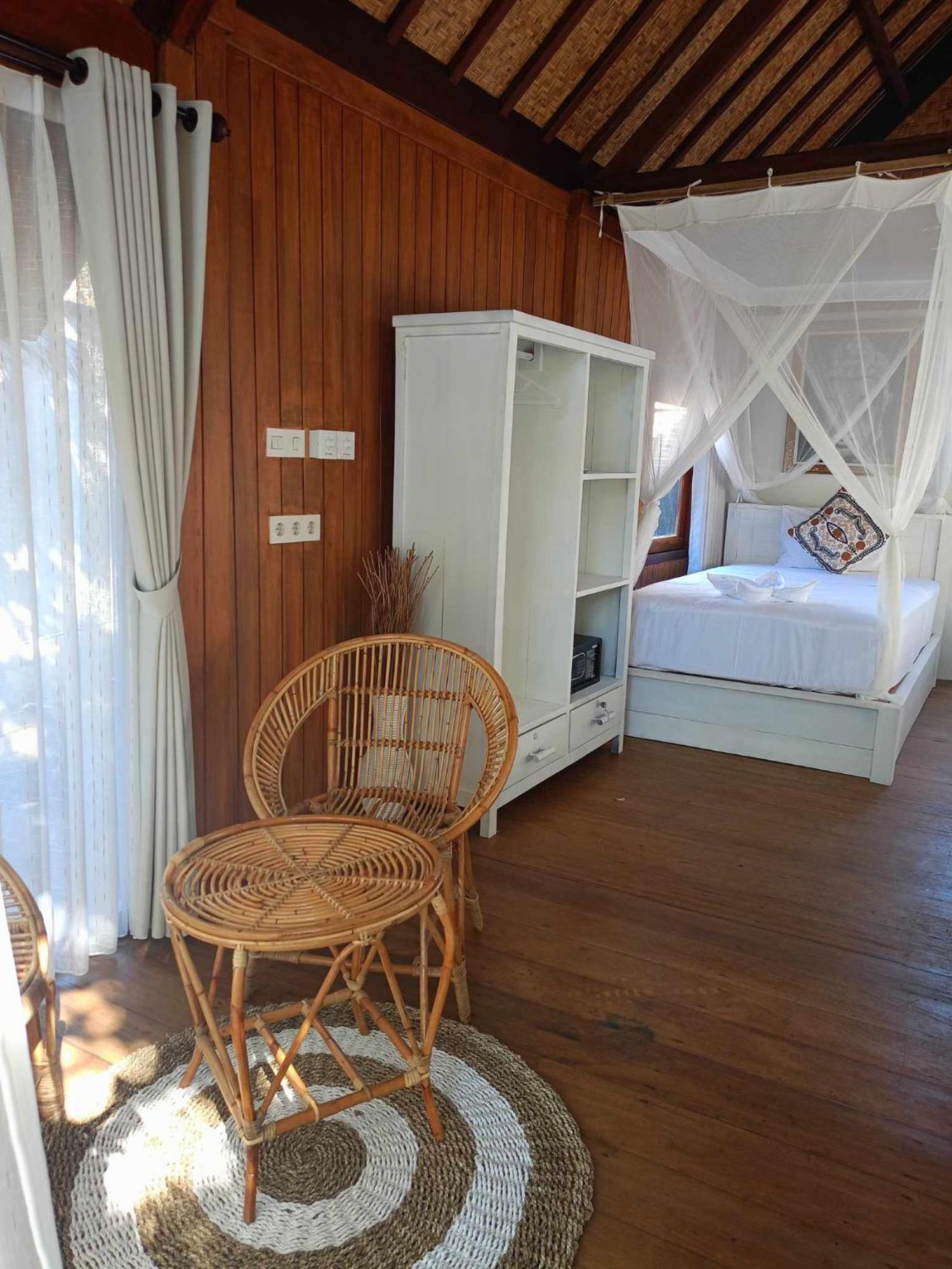 Bintang Tiga Bungalows กิลิไอร์ ภายนอก รูปภาพ