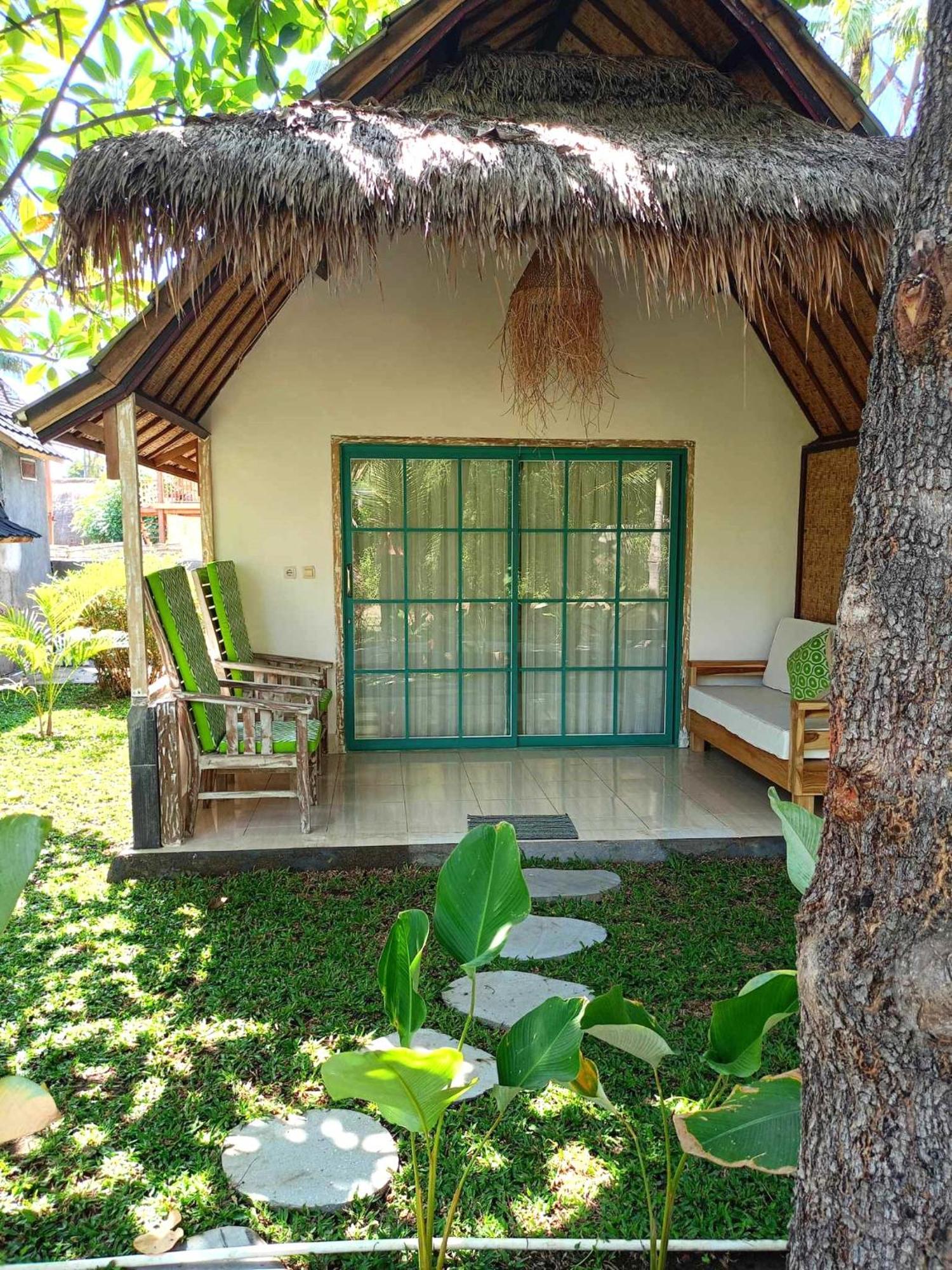 Bintang Tiga Bungalows กิลิไอร์ ภายนอก รูปภาพ