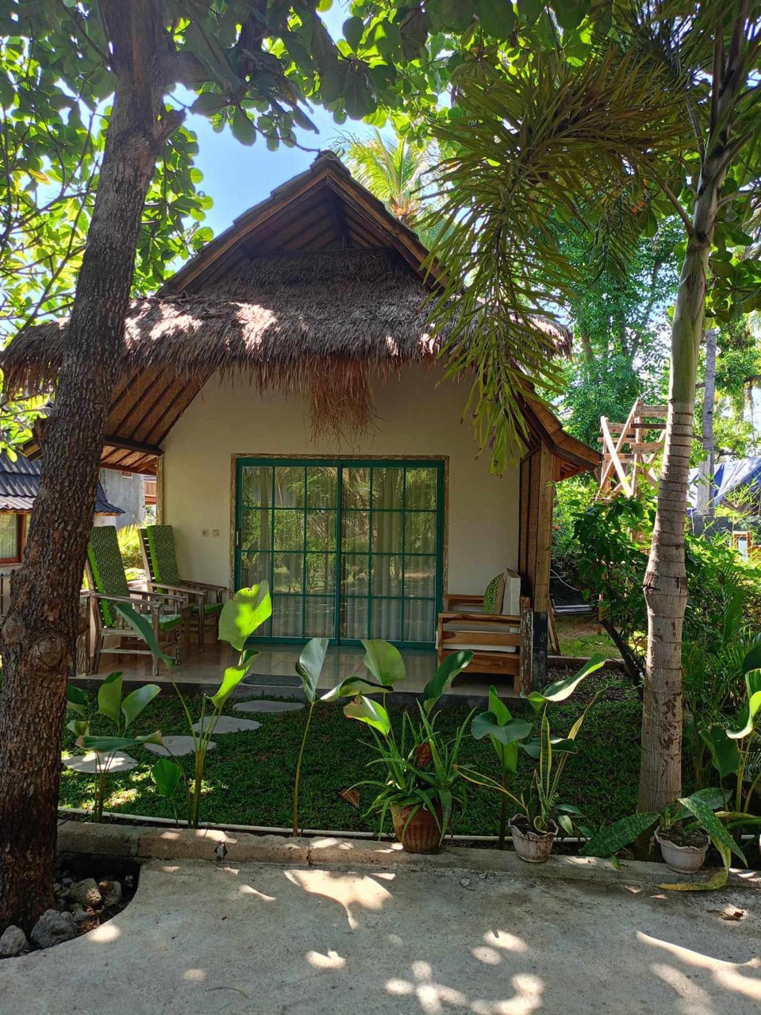 Bintang Tiga Bungalows กิลิไอร์ ภายนอก รูปภาพ