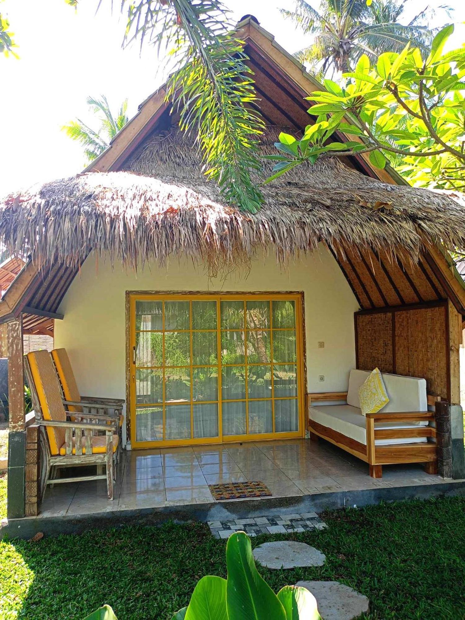 Bintang Tiga Bungalows กิลิไอร์ ภายนอก รูปภาพ