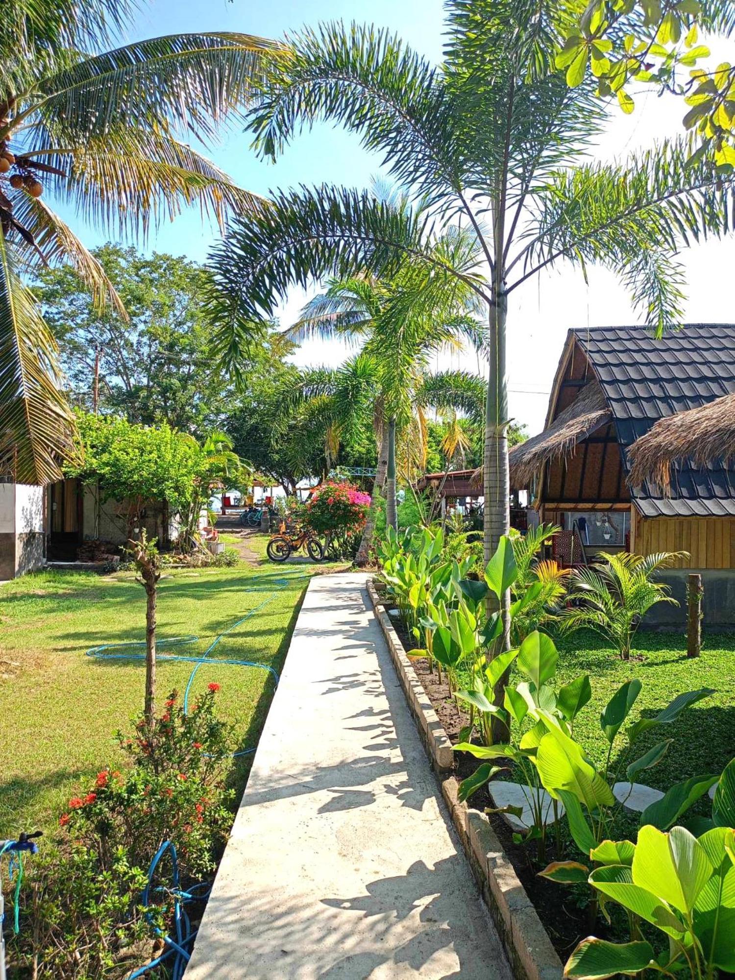 Bintang Tiga Bungalows กิลิไอร์ ภายนอก รูปภาพ