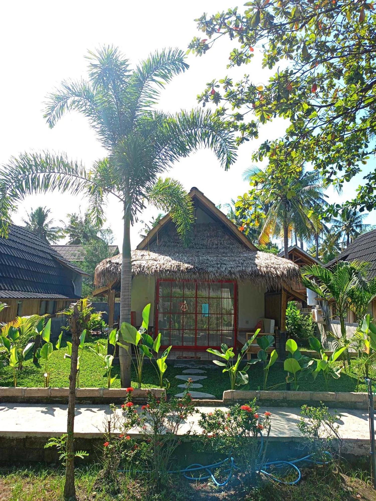 Bintang Tiga Bungalows กิลิไอร์ ภายนอก รูปภาพ