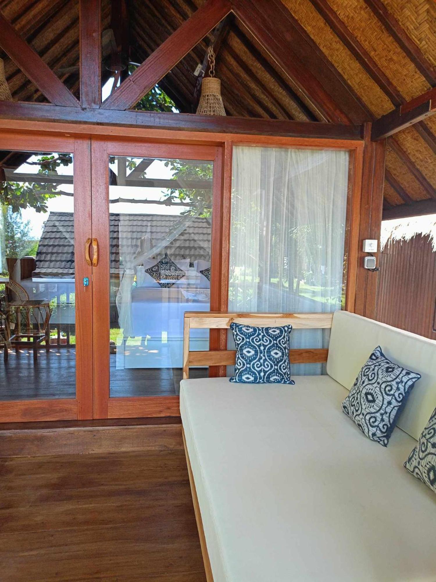 Bintang Tiga Bungalows กิลิไอร์ ภายนอก รูปภาพ