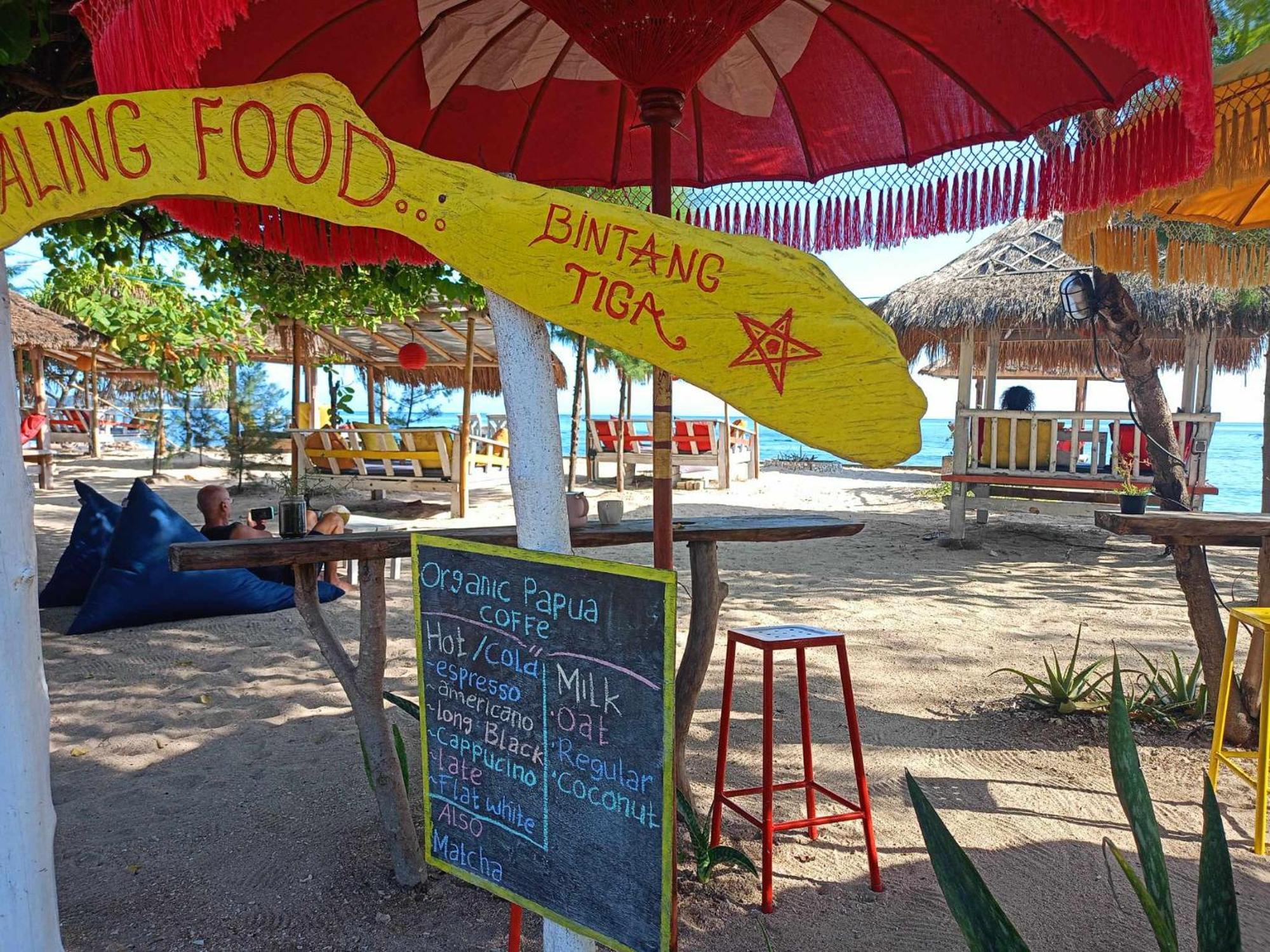 Bintang Tiga Bungalows กิลิไอร์ ภายนอก รูปภาพ