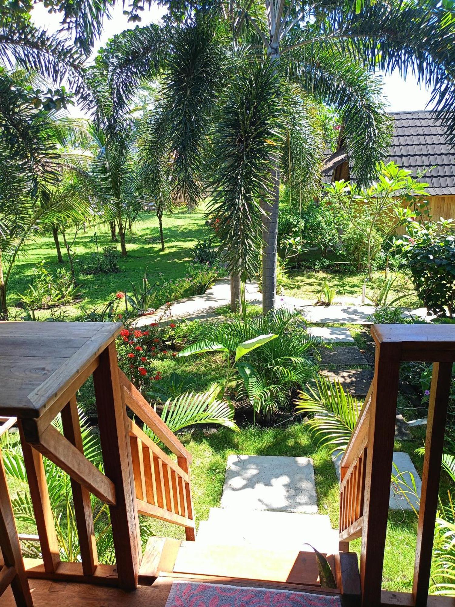 Bintang Tiga Bungalows กิลิไอร์ ภายนอก รูปภาพ